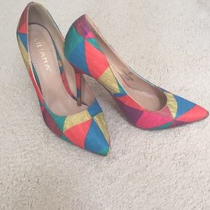 Liliana fabric multi-color shoe! Size: 6-1/2!